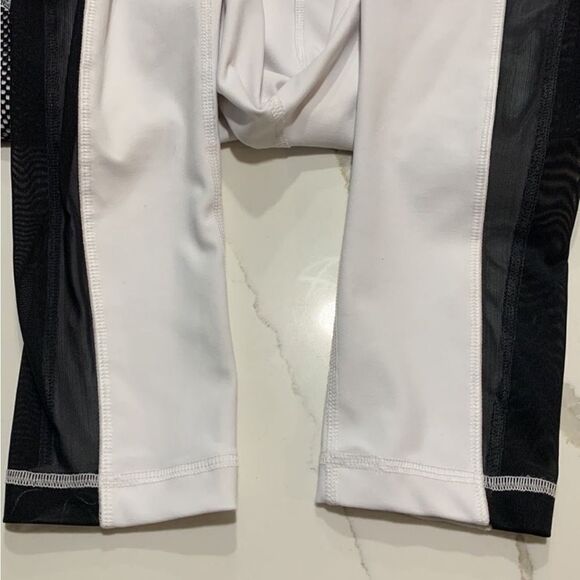 90 degrees by REFLEX | Women’s White Black High Rise Athletic Mesh Leggings - Picture 4 of 9